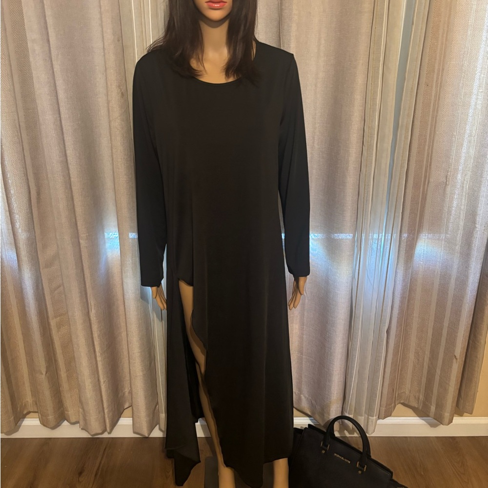 Chic Black Long Sleeve Dress/Shirt!